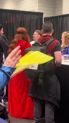 CHARLIEEE you can see he looked at me when i was recording, LOL #charliecox #mattmurdock #daredevil #newyorkcomiccon #charliecoxedit 