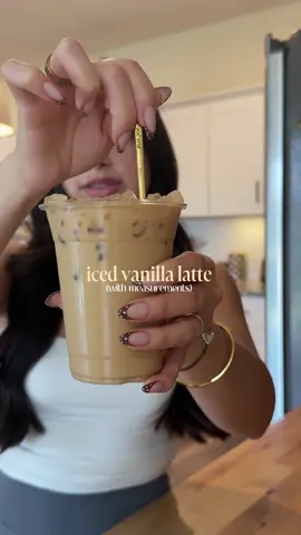My perfect iced vanilla latte with measurements 😋🤎 #icedvanillalatte#vanillalatte#athomecoffee#coffeerecipe#coffeetok  