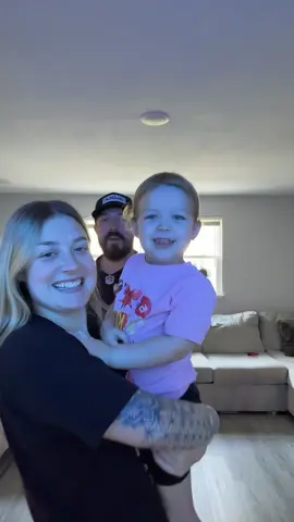 ITS GAME DAY❤️💛 GO CHIEFS❤️💛 #gameday #sundaynightfootball #nfl #chiefs #kansascity 