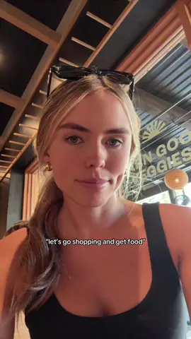 spending money🤝 #austintx #shoppinghaul #FoodTok #aritzia 