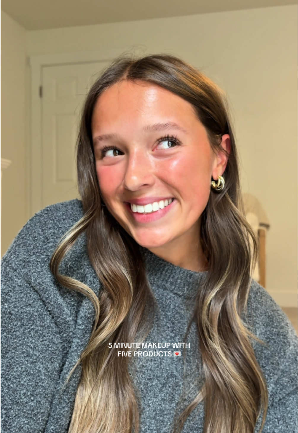 Quick and simple makeup >>> #MakeupRoutine #glowymakeup #quickmakeup #makeuptutorial #makeupfavorites @Saie @Rare Beauty @Benefit Cosmetics @L’Oréal Paris 