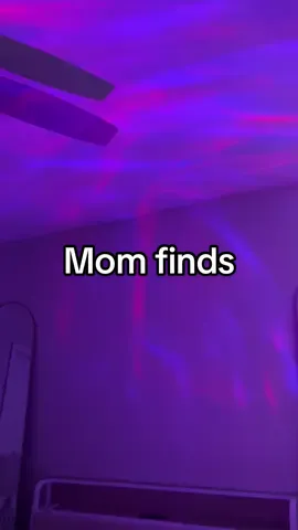 This light is such a cute gift idea 😍 aurora + ocean wave mode and it sets the perfect mood 💡 #giftideas #homedecorfinds #teens #MomsofTikTok #momfinds 