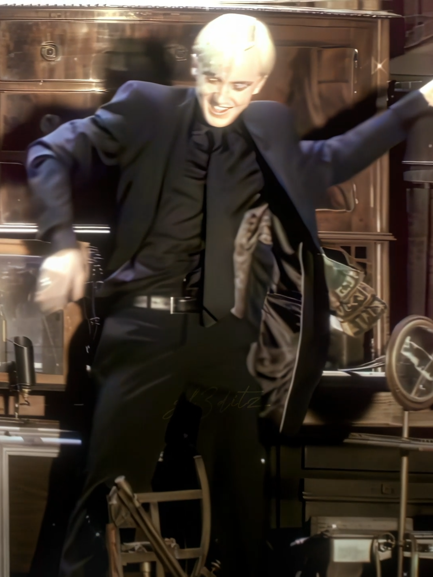 even ariana knows whats up!!! | ac: @alphaaudios sdt: @aepfolklore @dam6ns @kziev @mogfxx @cvntcouturee @savemybody @gxldenblisx @ambered1ts @bbpill @kkyqedits @mysticring @blakesfth #fyp #dracomalfoy #dracomalfoyedit #tomfelton #tomfeltonedit #harrypottertiktok #arianagrande #edit #aftereffects