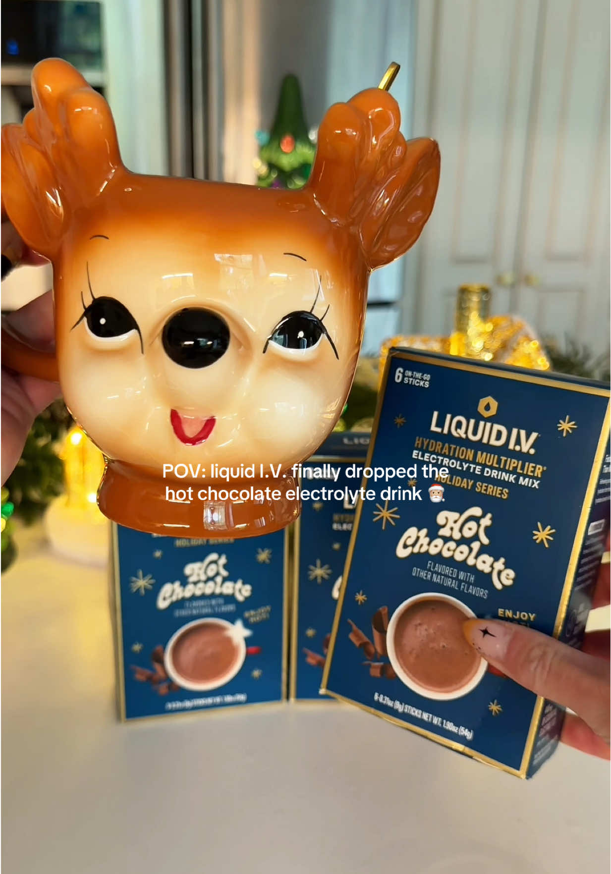 My holiday obsession just got an electrolyte boost 🎄 The NEW @Liquid I.V. Hot chocolate tastes just like my favorite sweet treat 🎅🏼 #liquidiv #liquidivhotchocolate #tiktokshopblackfriday #tiktokshopcreatorpicks #stockingstuffer 