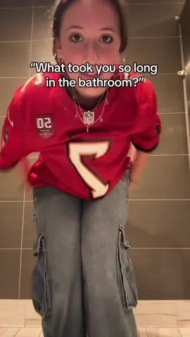 Ignore the lack of energy there’s no space in the stalls 😭😭😭 #skz #chkchkboom #fyp #kpop #dance 