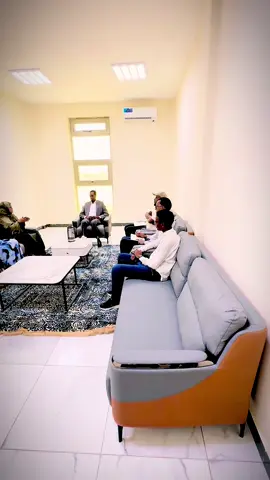 Kulan aad u qiimo badan oo dhaxmaray Wasiirka Arrimaha Gudaha Jubaland, Mudane Maxamed Oogle iyo madaxa Hay'ada SWSO, Marwo Xaliimo Faarax Godane oo ay wehliyaan xubno kale. #kismayo #jubaland #somalia #kismayotiktok #kilas
