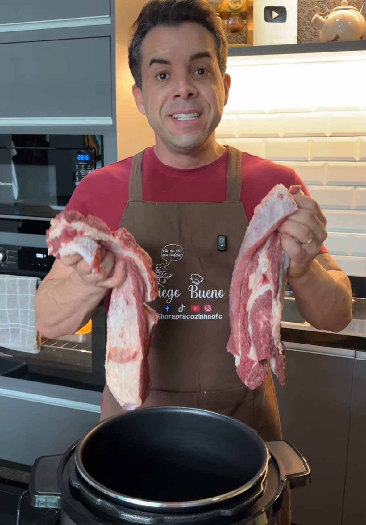 Se você faz costela com água na sua casa você está fazendo errado! 📍 INGREDIENTES: 8 cebolas 2 gomos de calabresa 2kg de costela ponta de agulha  Sal Páprica defumada  Alho em pó  🎥 Passo a passo no vídeo  #explorar #receitas #costela 