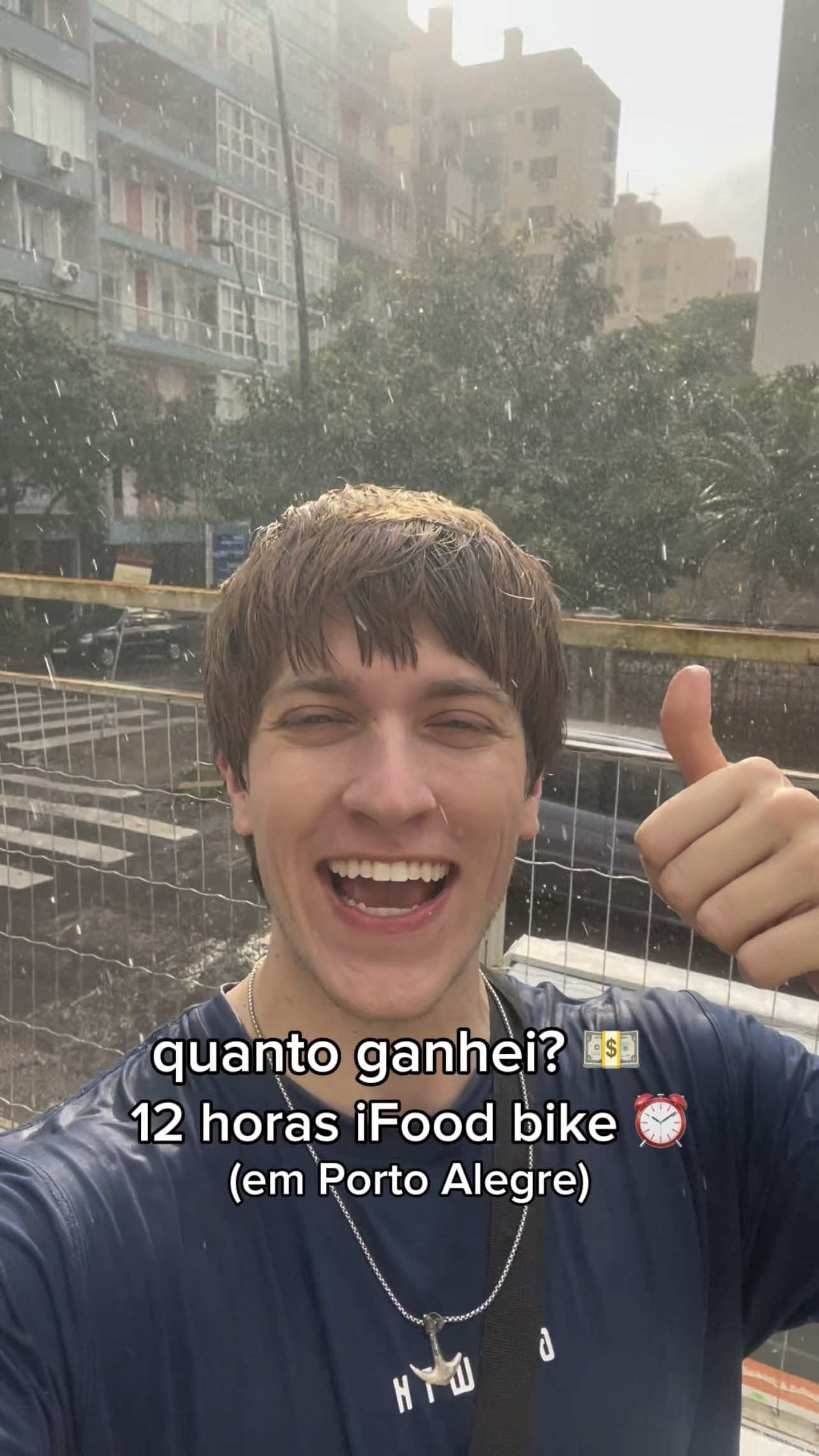 meu melhor dia de trabalho em Porto Alegre! . . durante os dias que fiquei em Porto Alegre aproveitei pra rodar no iFood e conhecer mais a cidade, esse dia de entregas foi muito bom pois acumulou várias gorjetas, teve promoção do Apo por conta da chuva e também fomos abençoados com muitas rotas curtas! 😁