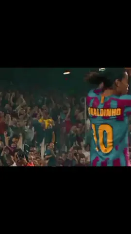 Ronaldinho🇧🇷-balada remix #fyp#viral#ronaldinho#fcbarcelona#skils 