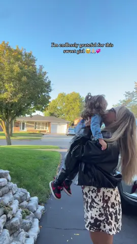 Happy Thanksgiving loves! 🤎🍂 #girlmom #happythanksgiving #thankful #momanddaughter 