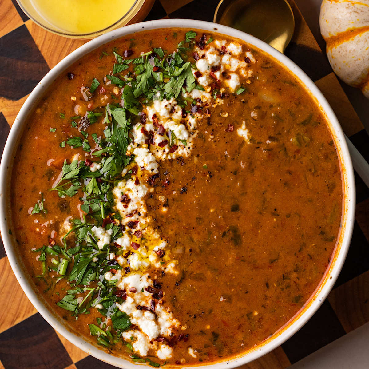 Sweet potato feta lentil soup 🥣  Full recipe is on www.avocadoskillet.com.  I used @Kettle & Fire Shop bone broth for this recipe and code avocadoskillet gets you 20% off! #soupseason #easyhealthyrecipe 