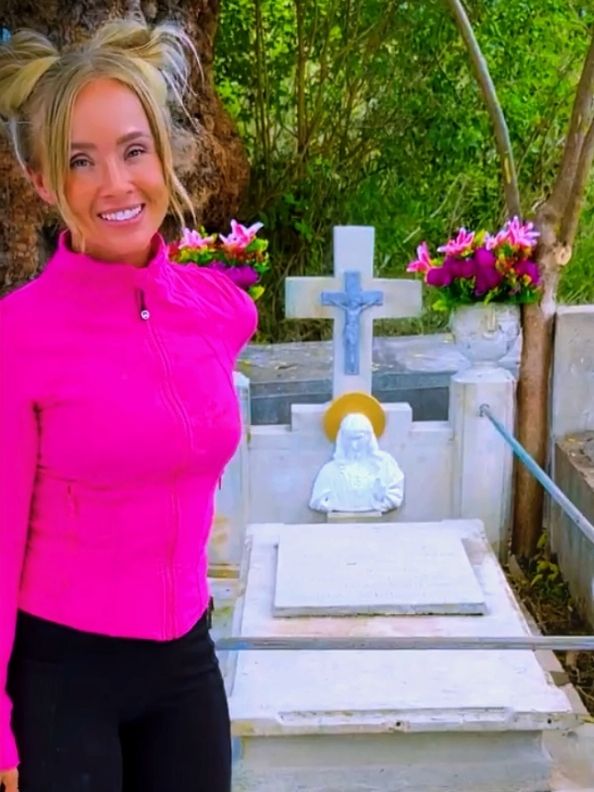 I Cleaned a Random Grave #cleangirl #viral #fyp 