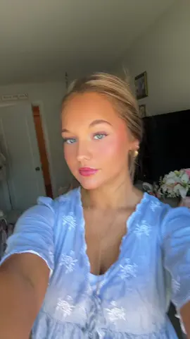 Ignore the messy room #outfit #foryoupage #influencer #fyp