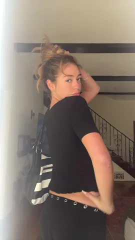 I luv this song n October 🕷️🎚️🖤💕 pants from @Shopmiaou 