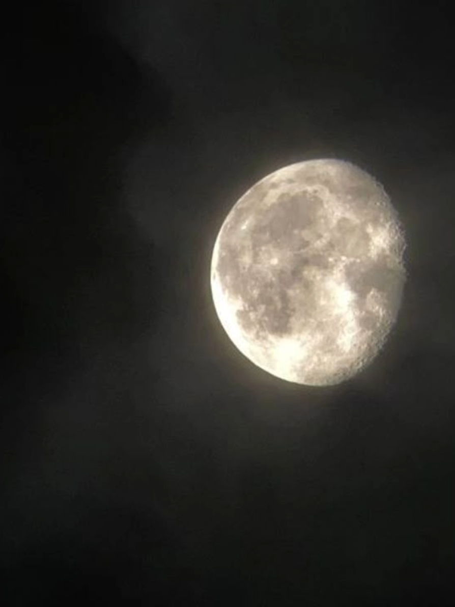 The moon is beautiful tonight, isn't it? 🌠💙 #fyp #aesthetic #night #moon #nightcore 