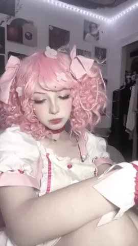 {#madoka } Do yall get it bc she technically doesn’t exist anymore #cosplay #madokamagica #fyp #madokacosplay 