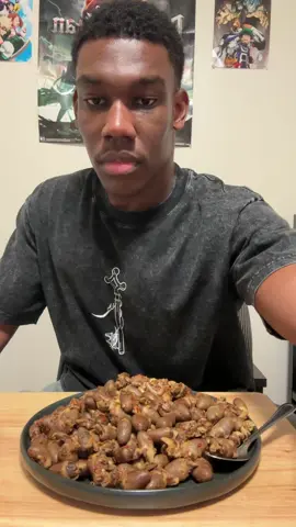 200 chicken hearts. 190 grams of protein 1800 calories. Took me 12 minutes and 39 seconds to finish. Was still hungry so I had some cantaloupe, an apple and a banana. Video is in 3x speed.