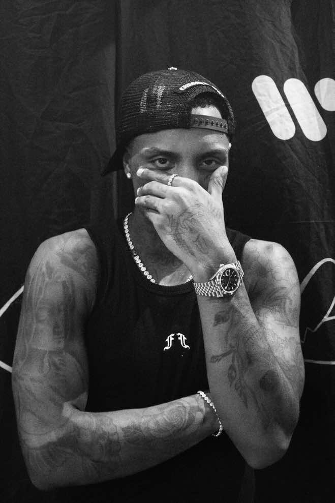 reparei no detalhe… || #kayblack #viral #foryou #fy #lyricsvideo 