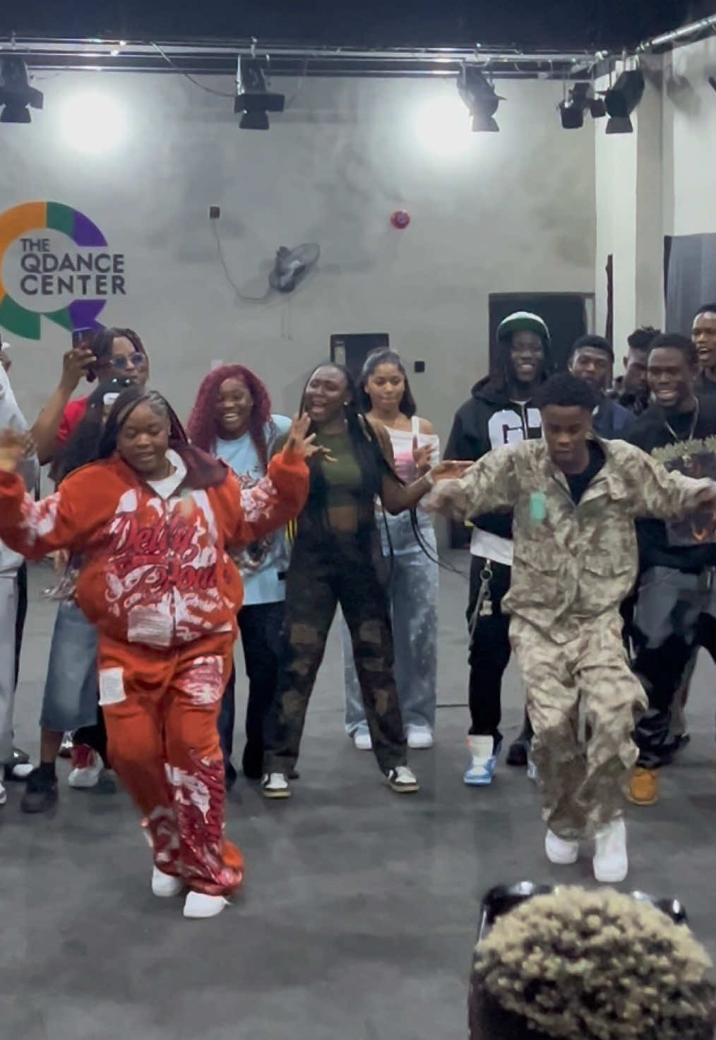 Larry and Zenny b dance class🥵🔥🔥#tiktok #fyp #foryoupage❤️❤️ #mara #dance 