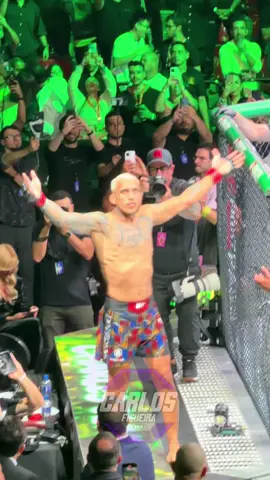 A entrada do Charles do Bronx no UFC Rio #UFC #mma #charlesoliveira #charlesdobronxs 