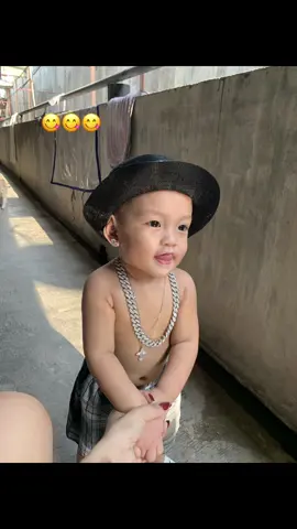 nakalkal ko lang hahahaha #cailen @niks 