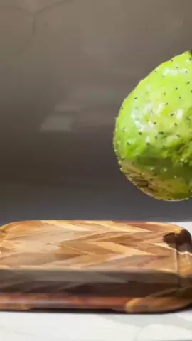 Solusi utk mengurangkan keguguran buah durian belanda. Pokok perlu nutrisi yg cukupi ngam dgn bajanya. #buahbuahan #durianbelanda #baja #bajapaksabuah #petanibangga 