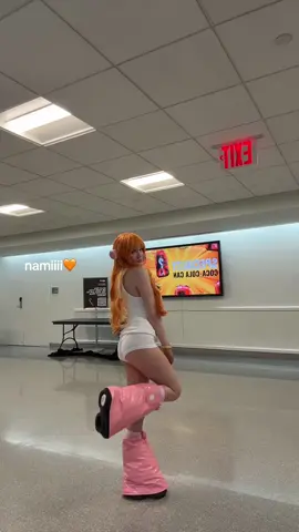 one piece is so peak yall just don’t want to watch it cause it’s over 1k episodes 😒#comiccon #nyccc #onepiece #nami #namicosplay 