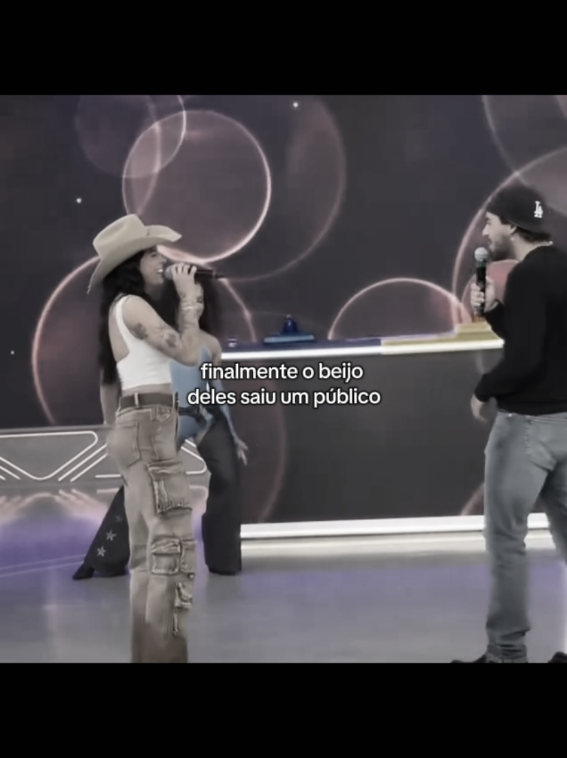 💋 #anacastela #zefelipe #beijo #domingolegal #sbt 