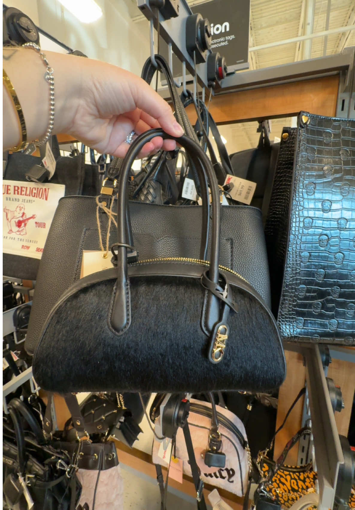 Loving all my finds @TJ Maxx 🛍️👜 #tjmaxx #tjmaxxfinds #handbag #shopping #shopwithme 