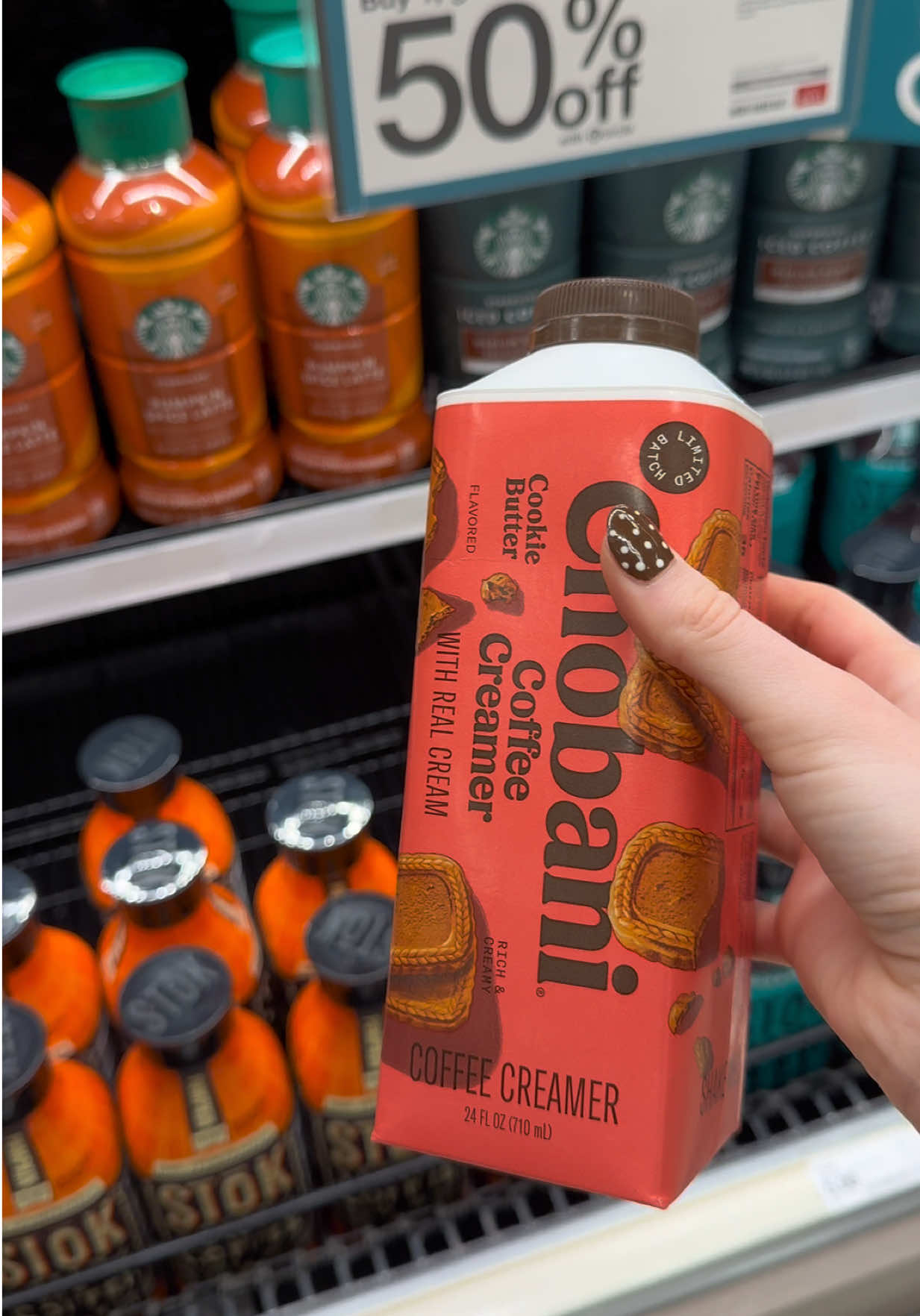 Cookie butter lattes in full swing 🤌🏼🤌🏼  @Chobani #cookiebutter #cookiebutterlatte #coffeetok #coffeetiktok #latte 