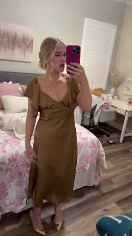 🤎 #girlygirl #falldress #fallaesthetic #falloutfits 