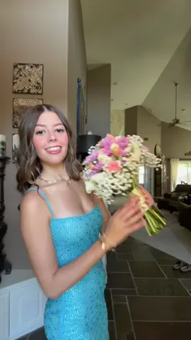 another one 😉 #Homecoming #hoco #hocodress #flowers #hocoweek 