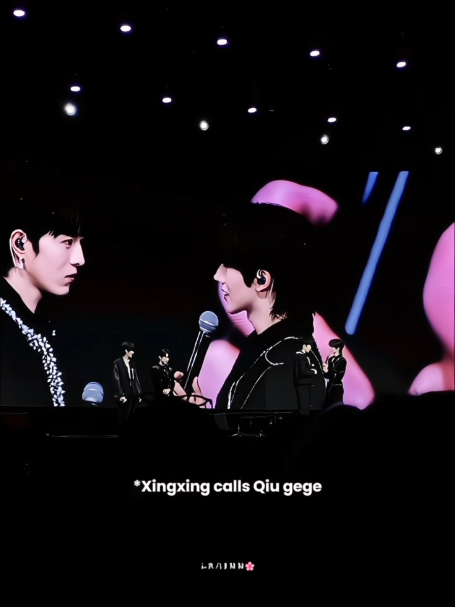 Xingxing: Gege. Gege Hao suay.. #desire4 #huangxing #qiudingjie #kipukaqiu #d4ferventbkk 