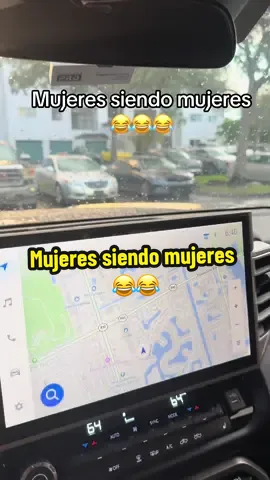 Mujeres siendo mujeres 😂😂😂😂 #mujereslatinas #comediahumor #humorlatino #comediatiktok #humordeparejas 