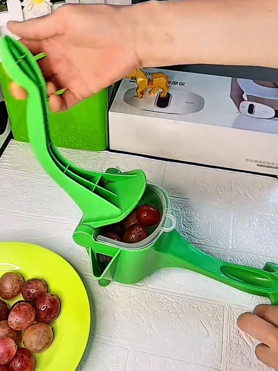 máy ép nước trái cây cầm tay #mayeptraicay  #dungcuephoaqua  #giadungtienich  #tienich  #xh 