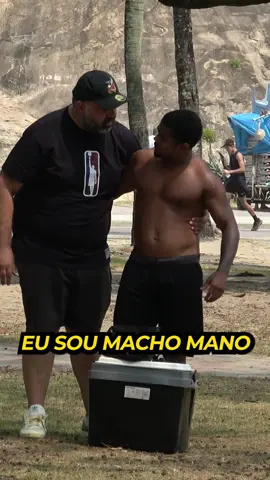 Quem se soltar primeiro desse abraço gostoso é hetero 😂