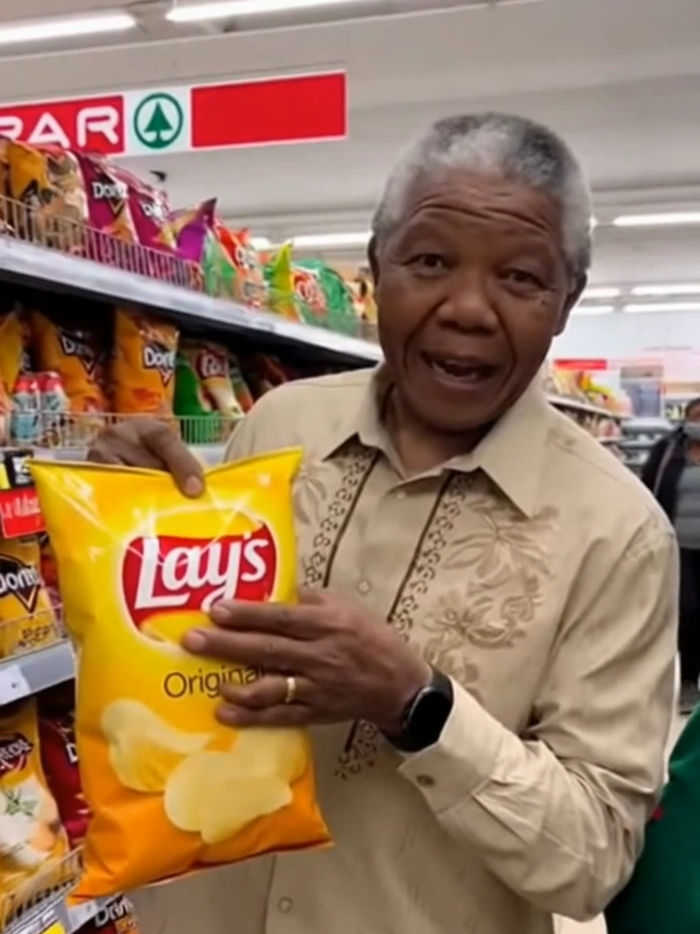 Nelson Mandela visits SPAR. #nelsonmandela #viralvideo #1000millionlikes #foryou #tranding #entertainment #southafrica #aisouthafrica 