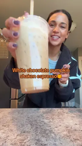 White chocolate pumpkin shaken espresso🎃🍁 #coffeetiktok #coffeerecipe #athomecoffee #shakenespresso #fyp 