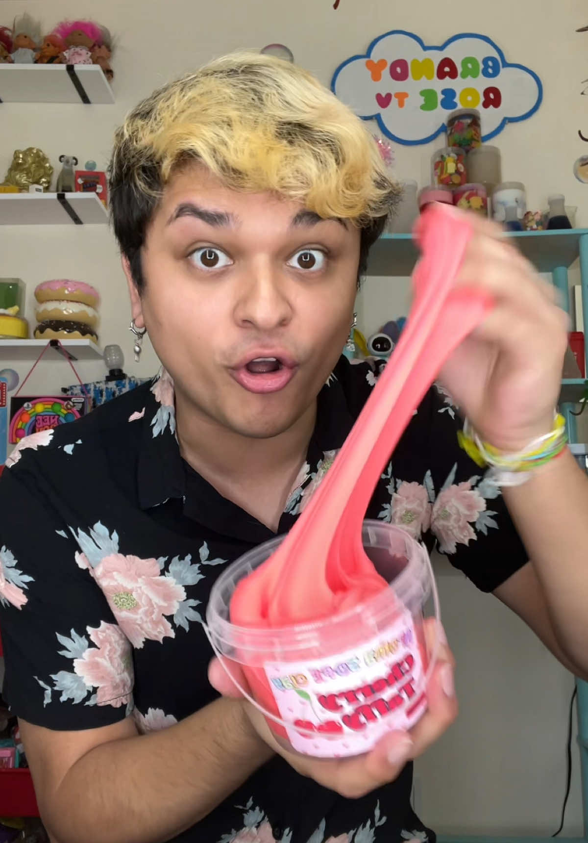 I didn’t know they made non stick slime! 😍  #nonstick #slime #tiktokmademebuyit #tiktokshopfinds 