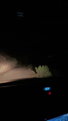 Ozuna tirando temazos 🥺#auto #noche #atardecer #hilux 