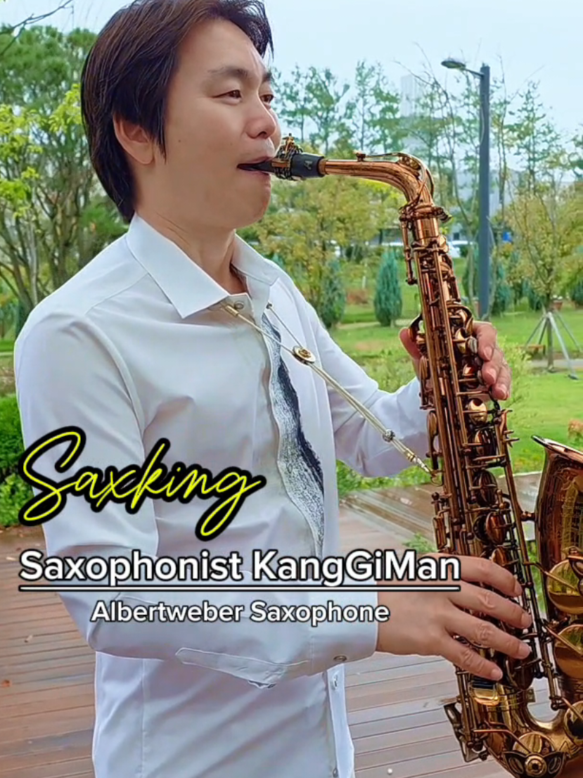 I think they call this love, awesome saxophone performance #elvispresley 