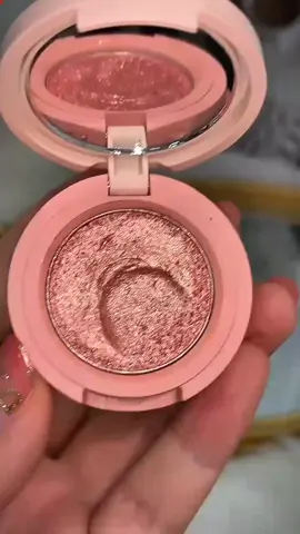 Beautiful and natural #three-layer eyeshadow palette #sparkling eyeshadow #eyeshadow palette #eyeshadow #makeup#malaysia #malaysiatiktok #foryou #fyp #fypシ #tiktok #tiktokshop 