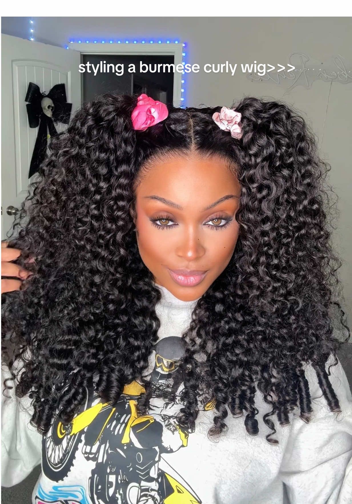 Curly styles hit so different when it’s Burmese hair 🙌🏼 @bgmgirlhairofficial 🩷 #outdoorfun #bgmgirlhair #burmese #burmesecurly #burmesecurlyhair 