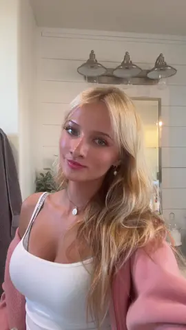 Pink hibiscus hoodie!! disc code: BRUNETTO @Surf Trip #surftripsupply 