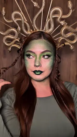 Medusa 🐍🗿  ¿Qué otra idea de maquillaje para Halloween hacemos?🎃 #medusa #halloweenmakeup #halloweenlook #costume #disfraz 