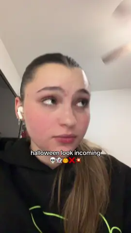 red smokey starry eye look for anyone ?? #mua #makeupartist #funmakeup #fyp #makeup 