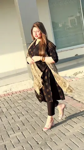 Muj ma aisi Kia ha khobi 🖤🫣🔥#forupage #viralvideos #trendiing #mishamehar804 #100k @Mishi Mehar804🐰 