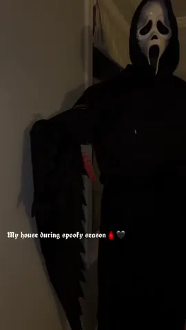 love my house during spooky szn🖤