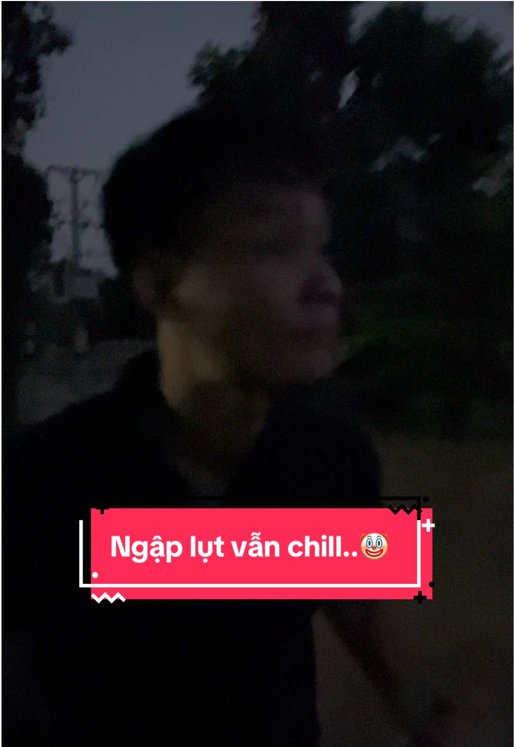 Cảnh 2 bố con nhà Thỏ khi nhà bị ngập lụt và cô lập, mượn đc chiếc thuyền thủng để chèo ra ngoài mua đồ về ăn.. @BốSợThỏ! @ThỏĐờiThường! @ThỏBayMào! #thosobo #dangyeu #giadinh #lulut #yenthe 