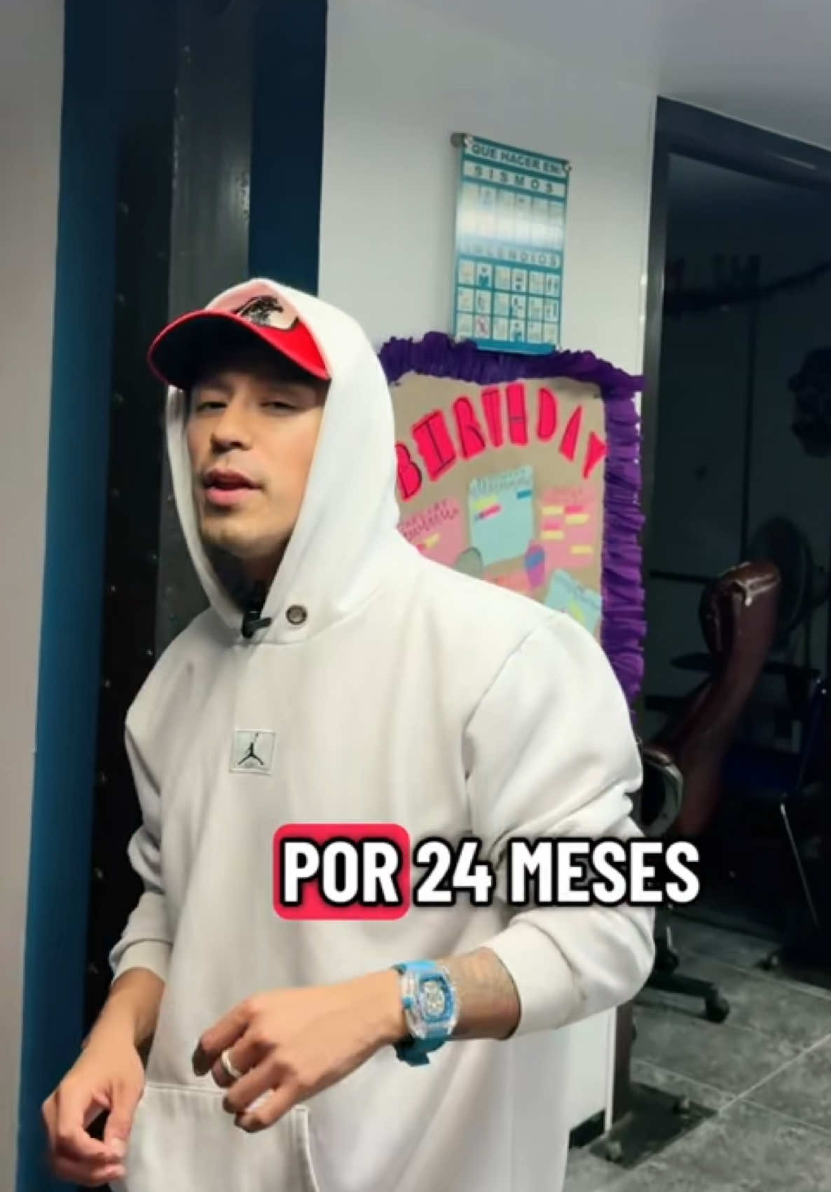 Que puede hacer el doc polo con tanto dinero? 💵 #fyp #electrolit #clasesdeingles #risa #viral 